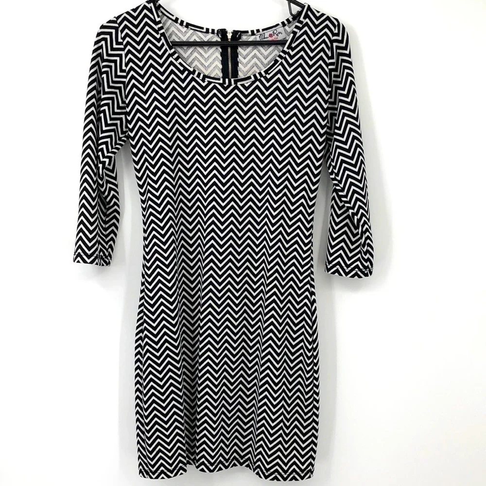 Urban Rose Bodycon Form Fitting Dress Chevron Pattern Size S/M